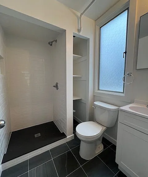 272 9th St #28 — Photo 11