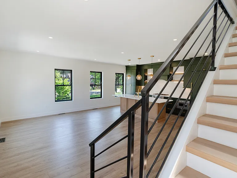 650 Main St #3 — Photo 24