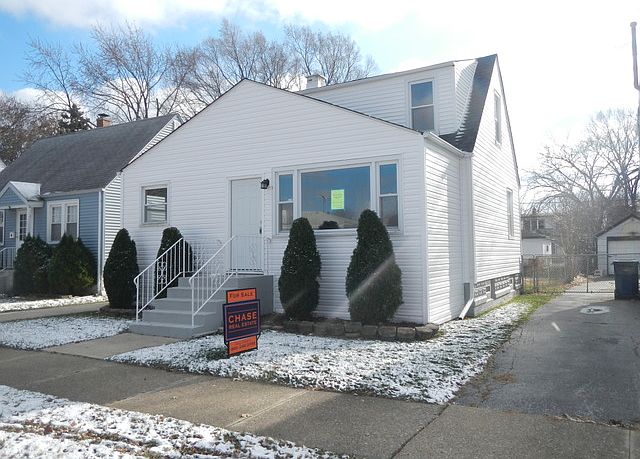 1st image of 2741 W 89th St