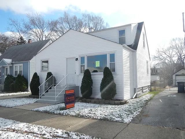 2741 W 89th St photo 1