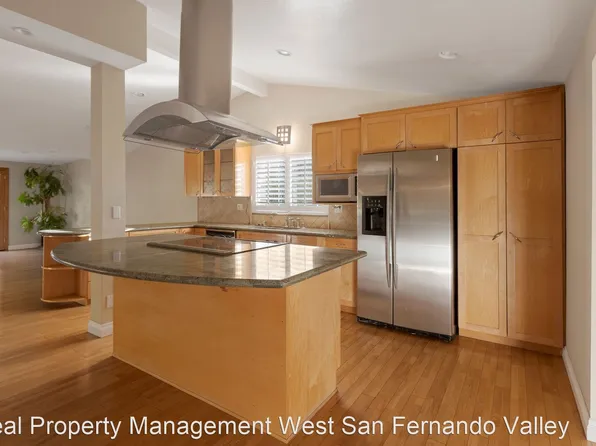 5700 Kelvin Ave, Woodland Hills, CA 91367