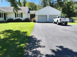 9 Ridge Rd, Chaplin, CT 06235