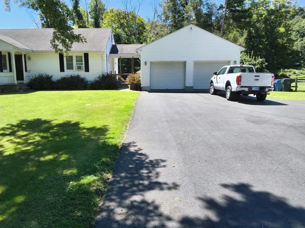 9 Ridge Rd, Chaplin, CT 06235