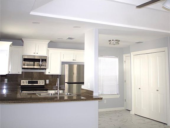 3rd image of 1208 Sandpiper Ave APT 2
