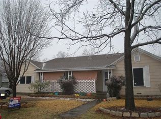 1812 Buck St, Gainesville, TX 76240
