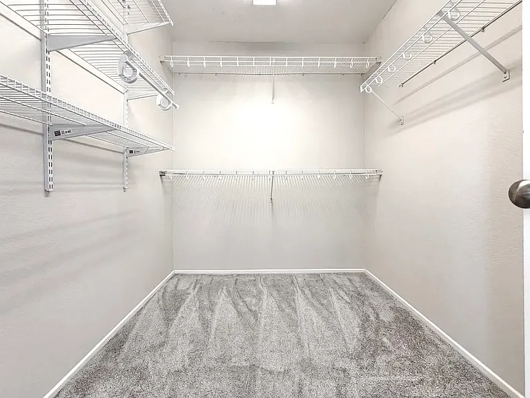 928 Purdy Lodge St — Photo 19