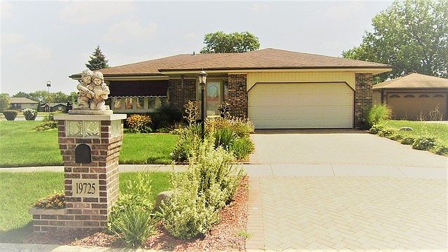 1st image of 19725 Orchard Ave