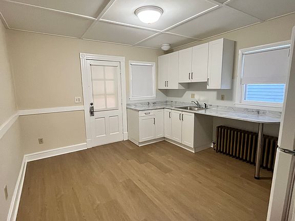 3rd image of 17 Park Pl #2