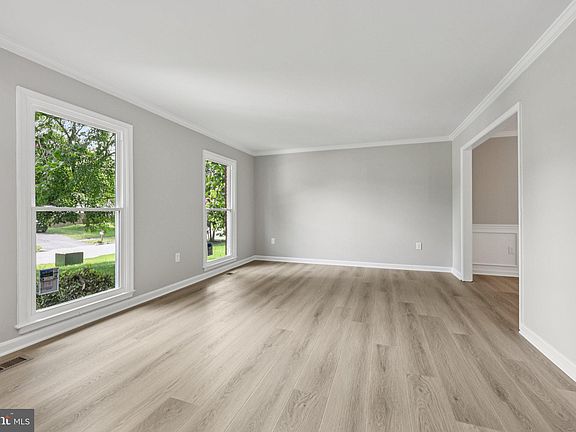 4th image of 8126 Tall Timber Dr