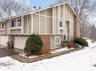 6802 Buckingham Ct, Woodbury, MN 55125