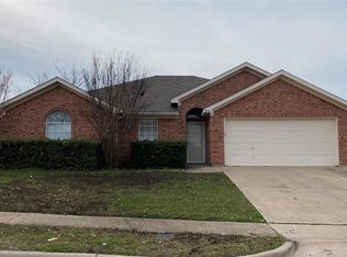 8006 Peregrine Trl, Arlington, TX 76001