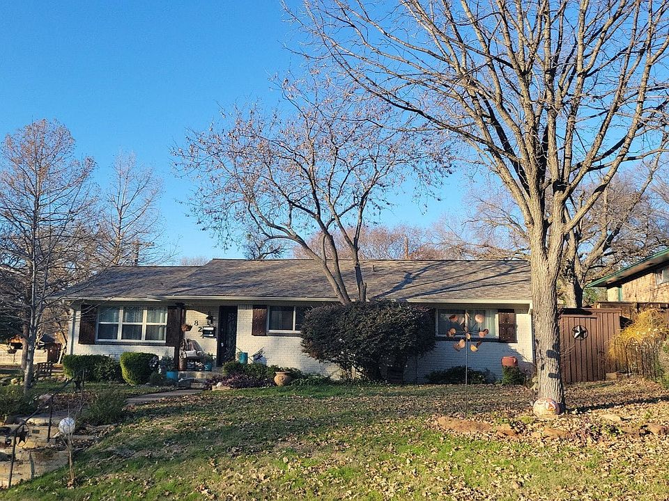 1st image of 824 Downing Dr