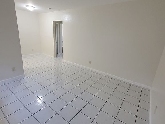 5th image of 15002 NE 11th Ct