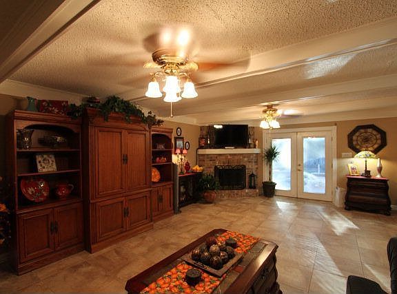 4th image of 206 Raywood Dr