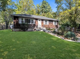 613 Landing Rd, Kings Park, NY 11754