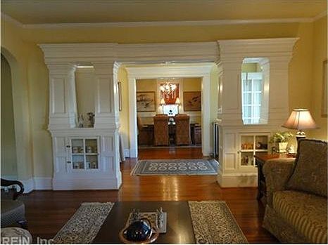 2nd image of 8965 Belgrave Ave