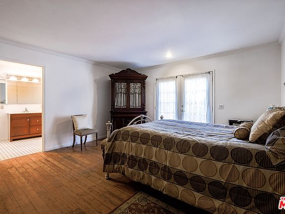 5th image of 1318 Silver Lake Blvd