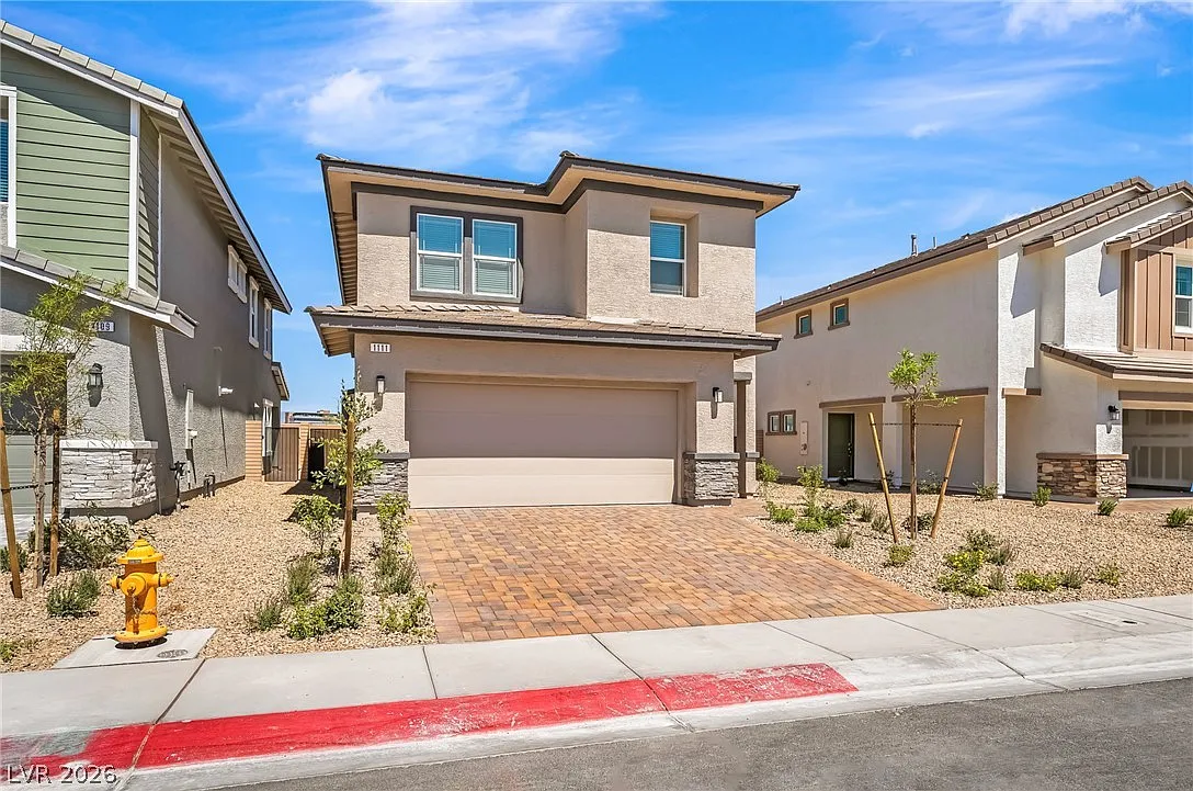 4 bed, 3.0 bath, 1802 sqft, $2,340 — Photo 2
