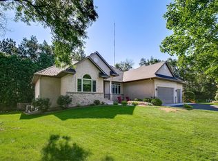 680 Cedar View Ct, Shoreview, MN 55126