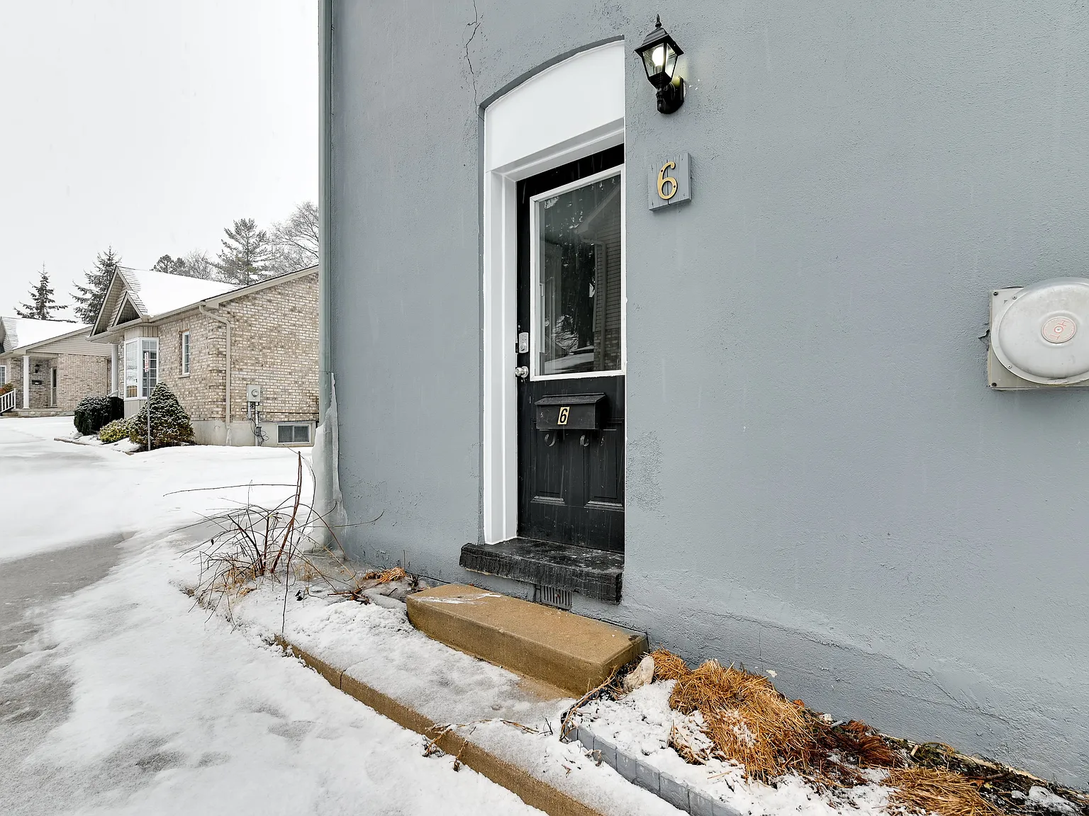 337 Boler Road London — Photo 2