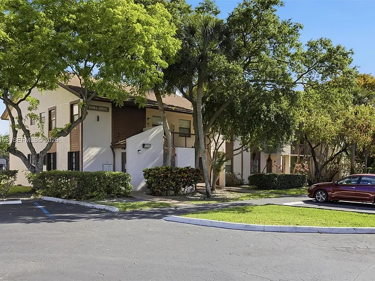 9994 Nob Hill Ct #9994 — Photo 2