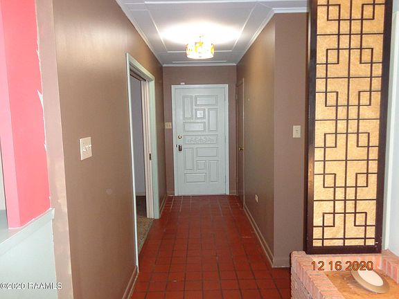 2nd image of 135 Hilltop Cir