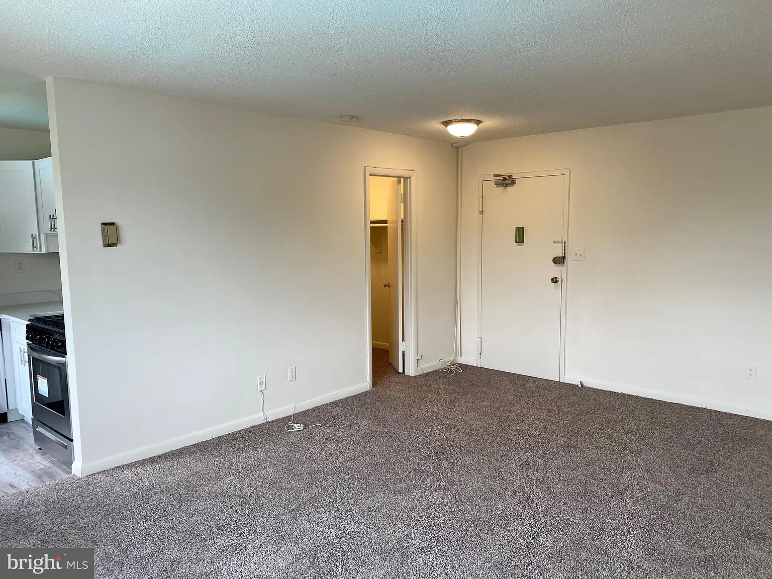 Studio, 1.0 bath, 400 sqft, $1,750 — Photo 3