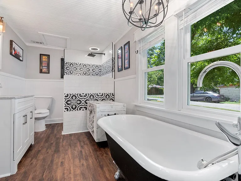 308 Alva St — Photo 24