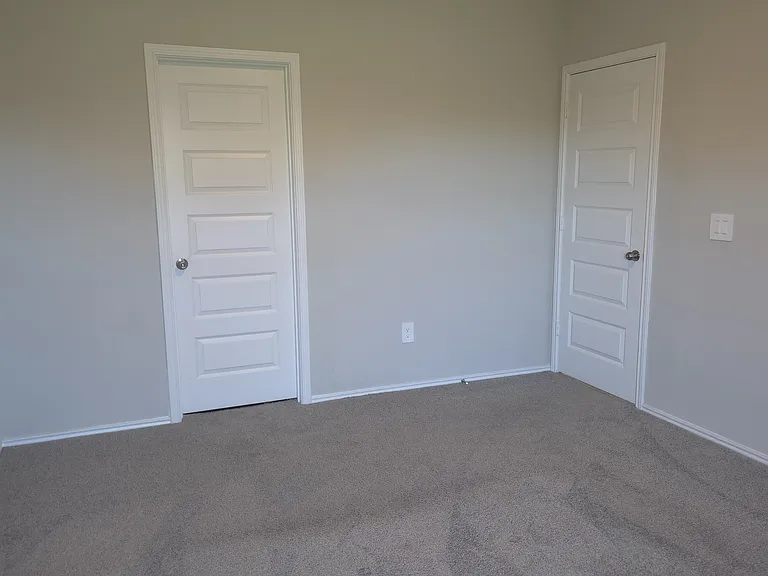 1124 Whitneyway Ln — Photo 6