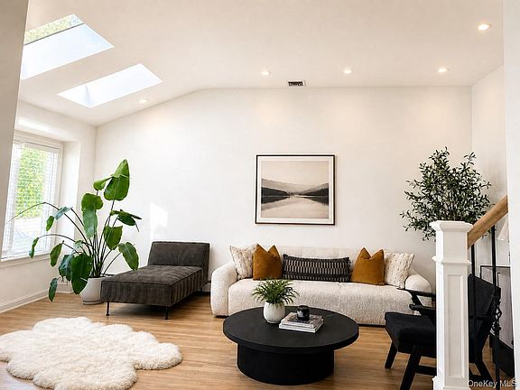 4th image of 4 Sagamore Way S