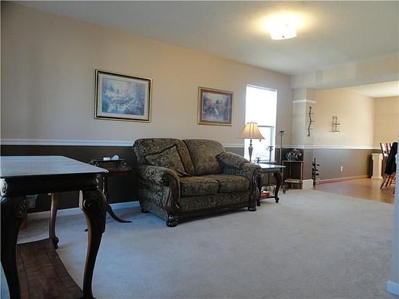 Front Living Room w/ Decorative Chair Rail