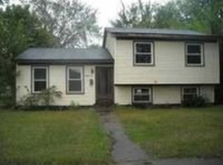 28162 Meadowhill St, Romulus, MI 48174