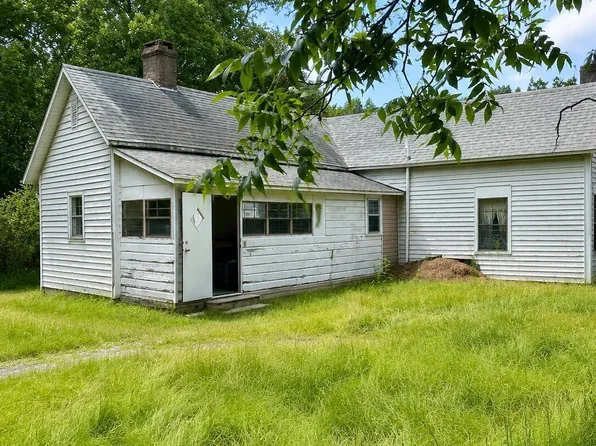 305 Pinehurst Avenue, Carthage, NC 28327