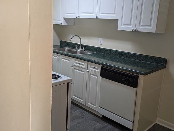 1 Bedroom - Kitchen