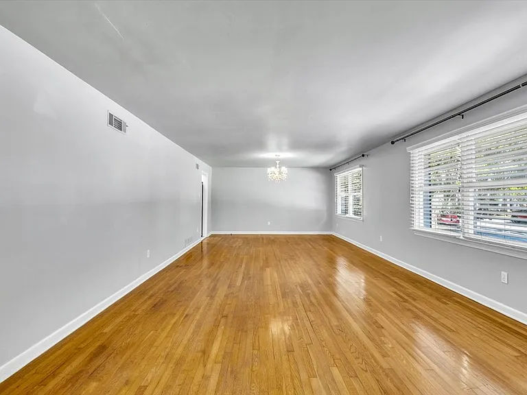 317 Kensington Dr — Photo 14