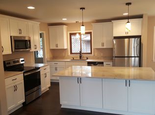 W148N8470 Albert Pl, Menomonee Falls, WI 53051