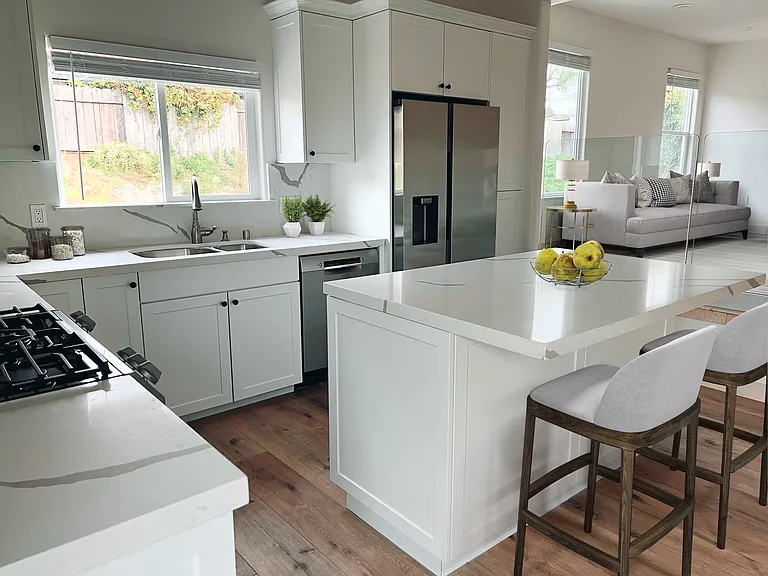 1360 Knoll Dr #1 — Photo 3