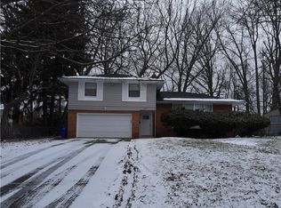 2961 Hampton Rd, Cleveland, OH 44120