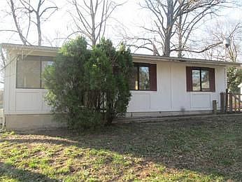1st image of 7739A Woodlawn Ave