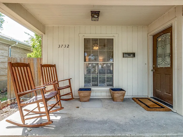3732 Seguin Dr — Photo 5