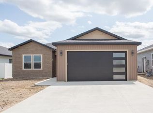 3313 34th St W, Williston, ND 58801