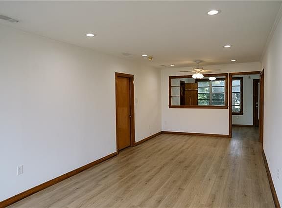 3rd image of 6 Gelbke Dr