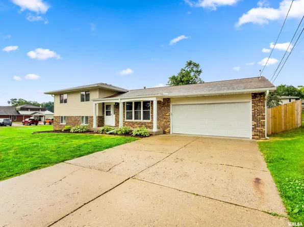 4922 Pfeiffer Rd, Peoria, IL 61607