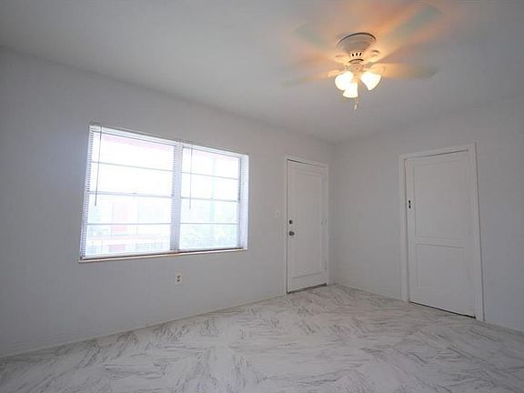3rd image of 433 NE 82nd St APT 10