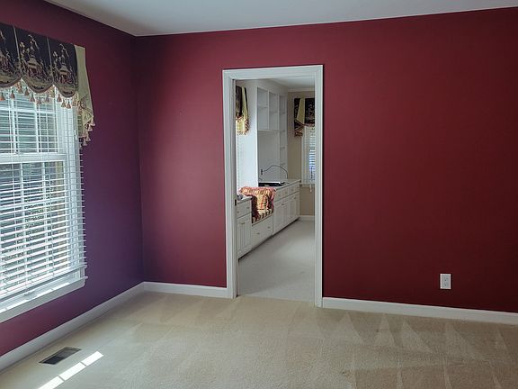 3rd image of 18600 Stonewall Dr