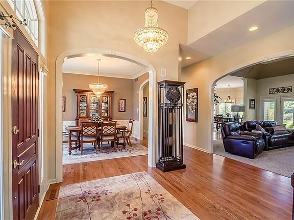 4th image of 34 Mount Liberty Dr