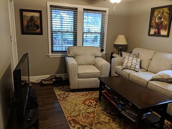 4th image of 10 Lawn Ave #1
