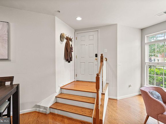 5th image of 7921 Crescent Park Dr