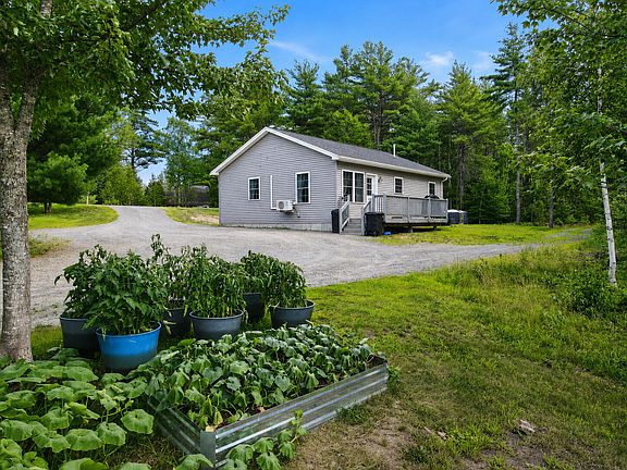 3rd image of 4360 Bennoch Road