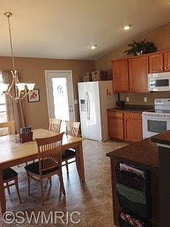 3rd image of 3452 Danube Dr SW
